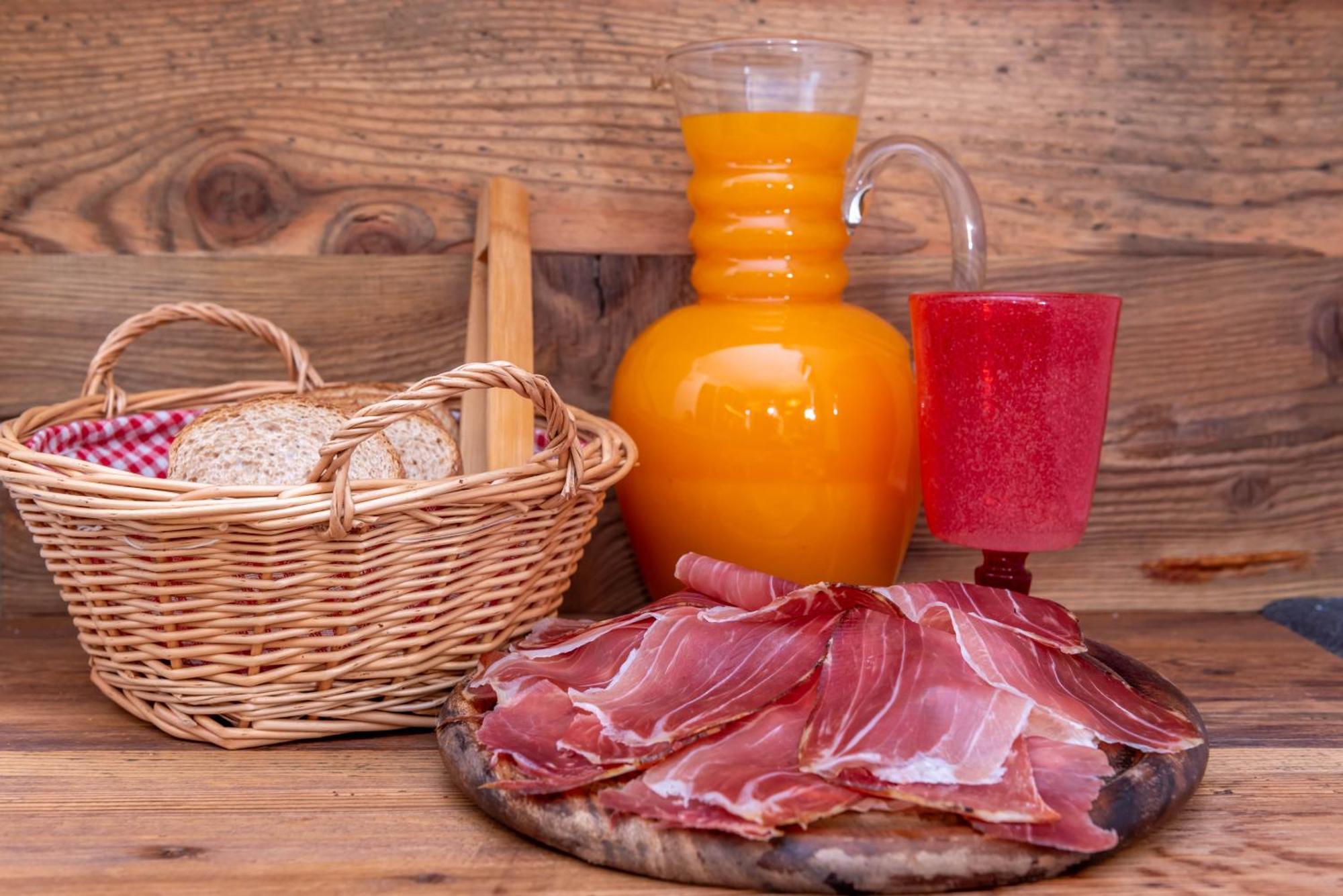 El Lares - L'avez Bed & Breakfast *